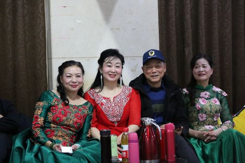 张老师声乐班2021年迎新年汇报演出圆满举行，用歌声唱响新年祝福